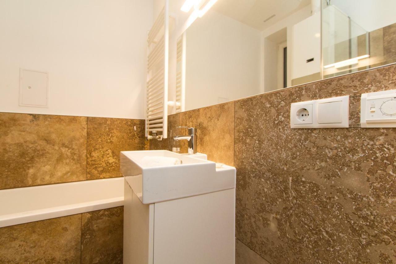 Design I Contactless Check-in Apartment *